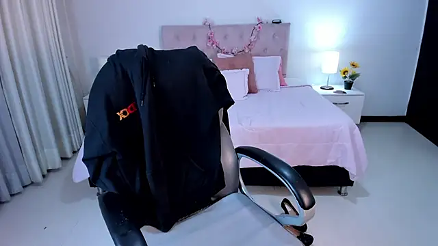 Kat cute  online show from 18, 3, 2025