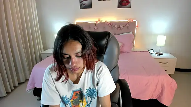 Kat cute  online show from 24, 9, 2025