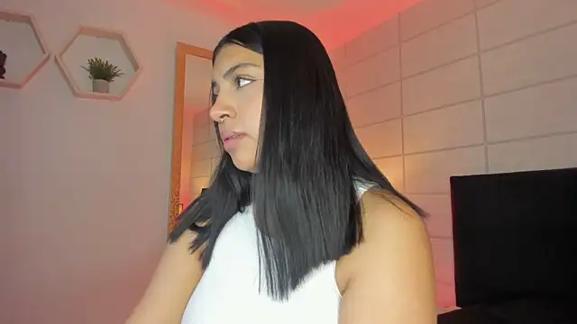 Christine Laam online show from 18, 11, 2025