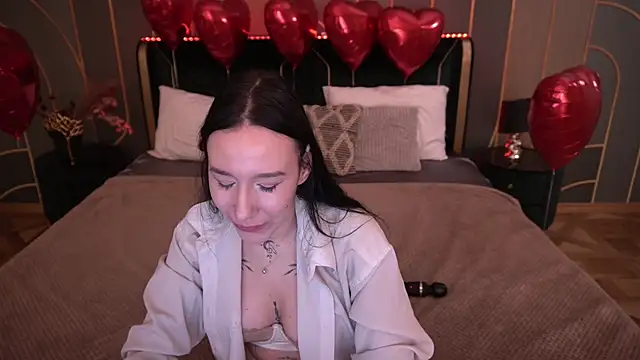 Snapshot of NikkiGoldSide chatting on 11, 2, 2026 NikkiGoldSide online show from 11, 2, 2026