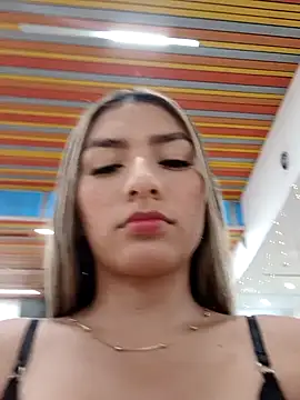 GIRL DONCELLA online show from 17, 12, 2024