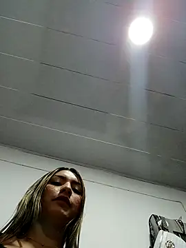 GIRL DONCELLA online show from 30, 1, 2025