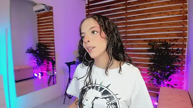 Sapphire Venuss online show from 7, 2, 2026