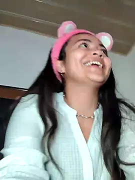 Snapshot of KimDevinne chatting on 3, 2, 2025 KimDevinne online show from 3, 2, 2025