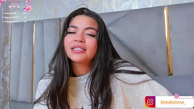 Snapshot of KimDevinne chatting on 5, 2, 2025 KimDevinne online show from 5, 2, 2025