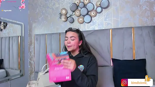 Snapshot of KimDevinne chatting on 27, 2, 2025 KimDevinne online show from 27, 2, 2025