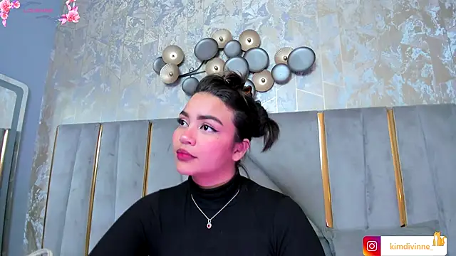 Snapshot of KimDevinne chatting on 10, 9, 2025 KimDevinne online show from 10, 9, 2025