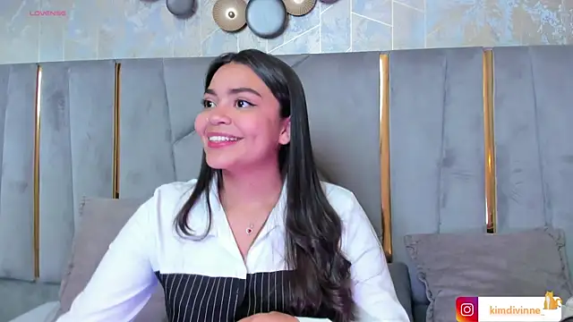 Snapshot of KimDevinne chatting on 13, 9, 2025 KimDevinne online show from 13, 9, 2025