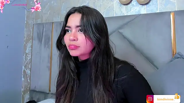 Snapshot of KimDevinne chatting on 16, 10, 2025 KimDevinne online show from 16, 10, 2025