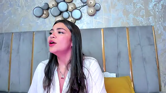 Snapshot of KimDevinne chatting on 26, 11, 2025 KimDevinne online show from 26, 11, 2025