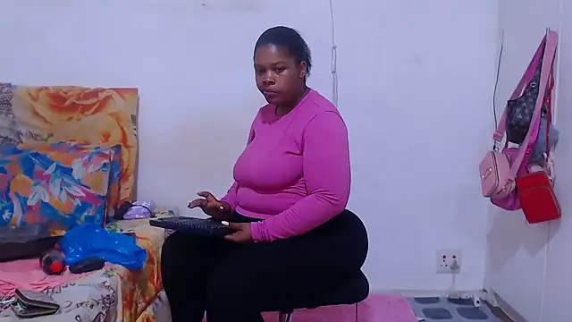 Snapshot of BigbootyNickyx chatting on 5, 3, 2026 BigbootyNickyx online show from 5, 3, 2026