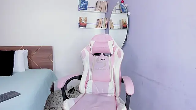 amber maxwell online show from 3, 2, 2025