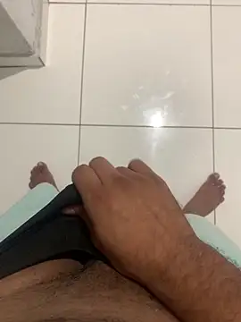 VouchingLagging online show from 6, 11, 2025