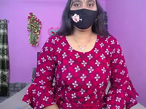 Snapshot of Hot_Maleka chatting on 28, 10, 2025 Hot Maleka online show from 28, 10, 2025