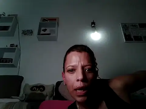 prettyblueeyes420 online show from 29, 11, 2025