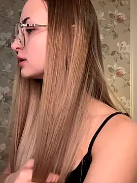 Snapshot of Tiffanyhunt chatting on 10, 10, 2025 Tiffanyhunt online show from 10, 10, 2025