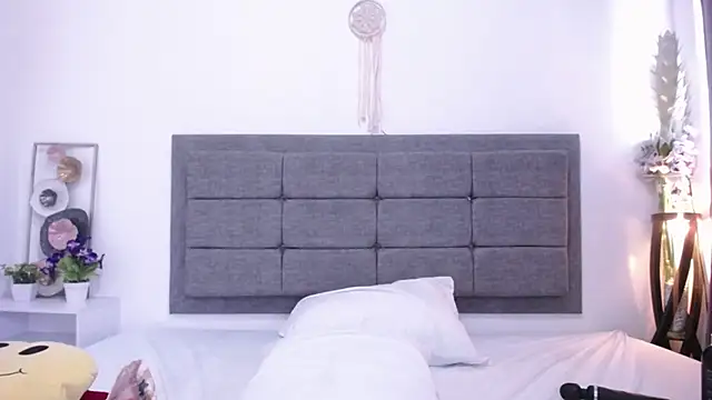 Snapshot of Vicky_Love_ chatting on 11, 3, 2025 Vicky Love online show from 11, 3, 2025