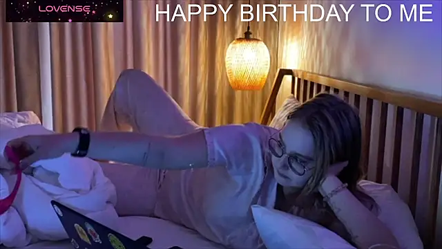 JacyWinslat online show from 2, 12, 2025