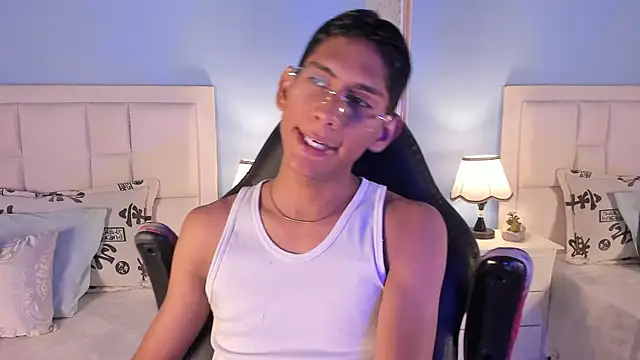 Snapshot of Nick_Collins18 chatting on 16, 10, 2025 Nick Collins18 online show from 16, 10, 2025