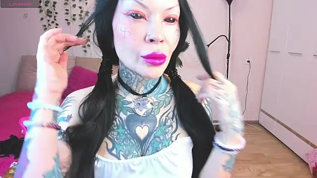 Snapshot of Megan_Black_Moon chatting on 5, 12, 2025 Megan Black Moon online show from 5, 12, 2025