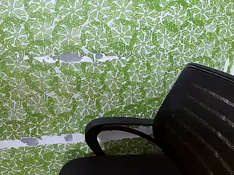 Snapshot of cutie-pie8 chatting on 23, 11, 2025 cutie-pie8 online show from 23, 11, 2025