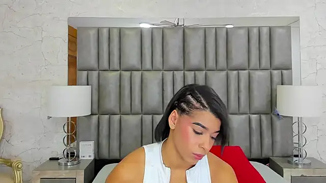 TiaraRosse online show from 23, 1, 2025