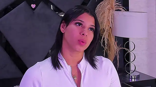 TiaraRosse online show from 11, 1, 2026