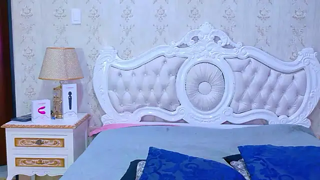 TiaraRosse online show from 16, 1, 2026