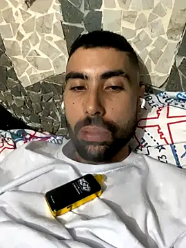 Snapshot of macg96 chatting on 16, 11, 2025 macg96 online show from 16, 11, 2025