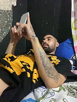 Snapshot of macg96 chatting on 23, 11, 2025 macg96 online show from 23, 11, 2025