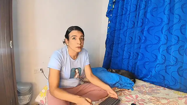 Snapshot of Oh_Tique chatting on 14, 11, 2025 Oh Tique online show from 14, 11, 2025