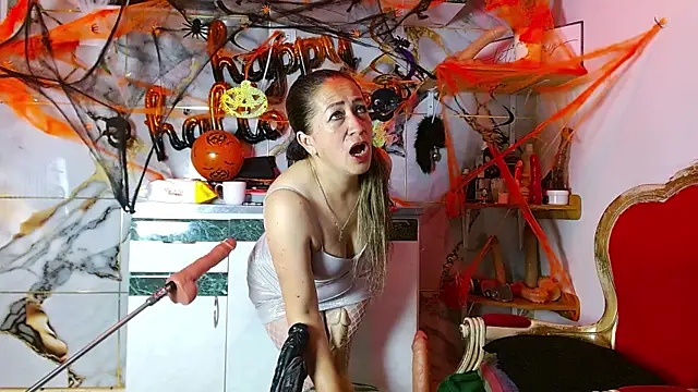 Snapshot of Bigass_dayla chatting on 11, 10, 2025 Bigass dayla online show from 11, 10, 2025