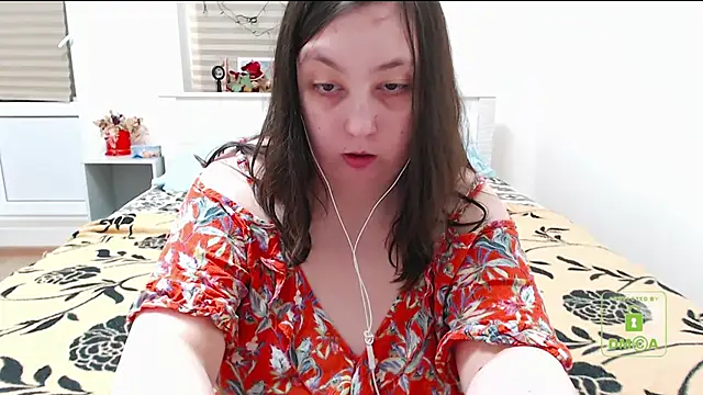 cute and hot online show from 31, 12, 2024