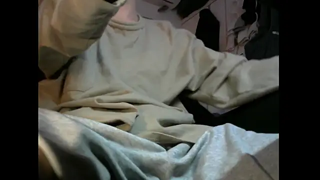 Snapshot of Ray175oo chatting on 22, 11, 2025 Ray175oo online show from 22, 11, 2025