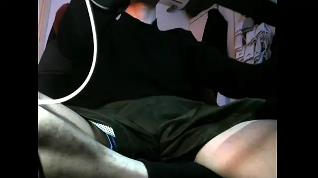 Snapshot of Ray175oo chatting on 28, 11, 2025 Ray175oo online show from 28, 11, 2025