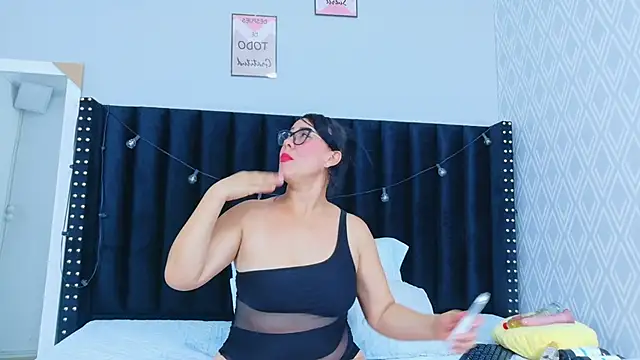 hotlatinateacher online show from 23, 10, 2025