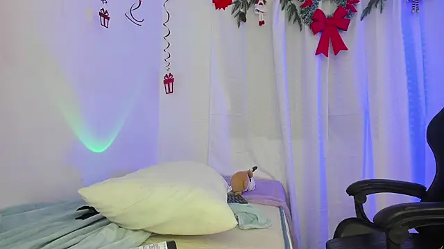 Lia Petite1 online show from 9, 1, 2025