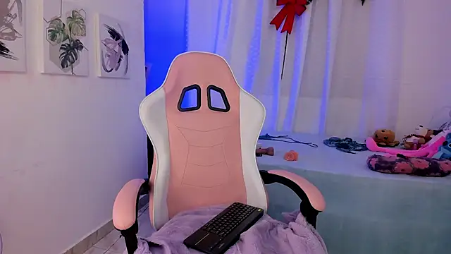 Lia Petite1 online show from 7, 3, 2025