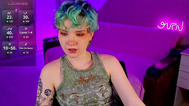 Snapshot of School_Love chatting on 6, 1, 2025 School Love online show from 6, 1, 2025