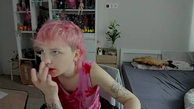 School Love online show from 17, 12, 2025