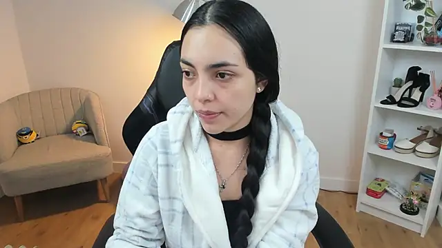  BellaEvans  online show from 5, 2, 2025