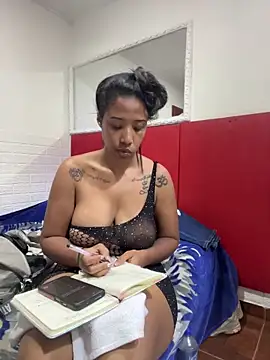 Snapshot of LadyEbonyX chatting on 26, 10, 2025 LadyEbonyX online show from 26, 10, 2025