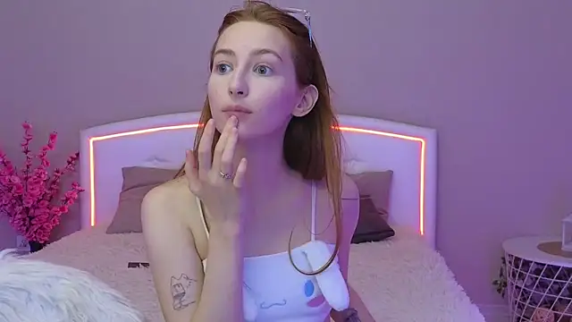 Snapshot of MichaDenver chatting on 15, 11, 2025 MichaDenver online show from 15, 11, 2025