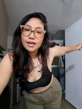 Snapshot of Mia_Ruiz chatting on 28, 1, 2025 Mia Ruiz online show from 28, 1, 2025