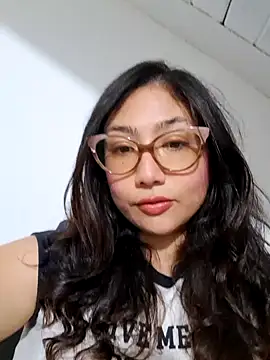 Snapshot of Mia_Ruiz chatting on 2, 2, 2025 Mia Ruiz online show from 2, 2, 2025