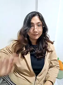 Snapshot of Mia_Ruiz chatting on 4, 11, 2025 Mia Ruiz online show from 4, 11, 2025