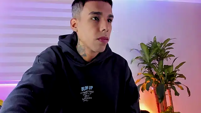 aldrinwhite online show from 8, 10, 2025