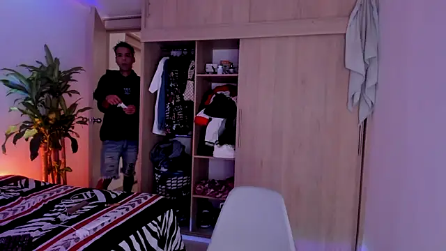 aldrinwhite online show from 3, 11, 2025