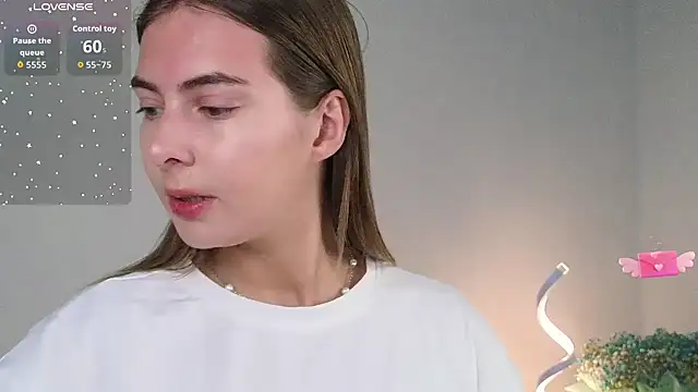 chloi hes online show from 22, 10, 2025