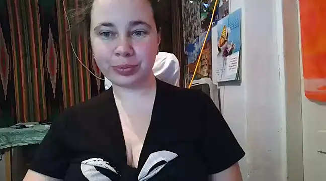 Snapshot of Cora_Maro chatting on 4, 3, 2025 Cora Maro online show from 4, 3, 2025
